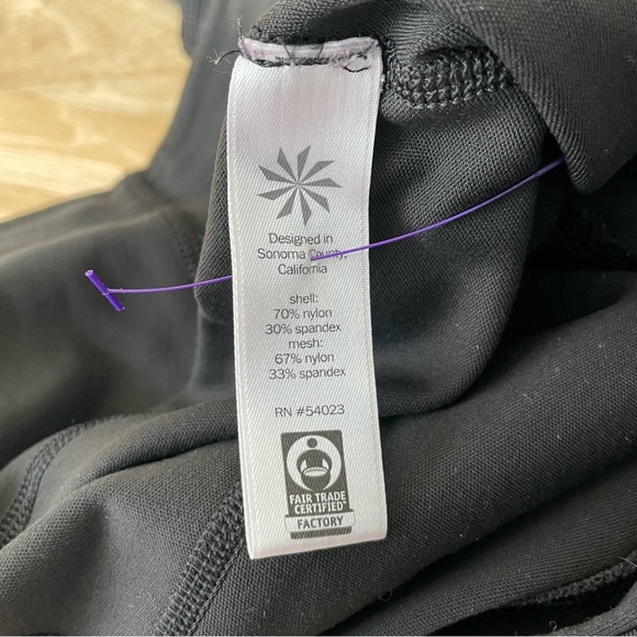 Athleta Black Stealth Mesh 7/8 Tight Leggings - 35735 - Picture 10 of 12